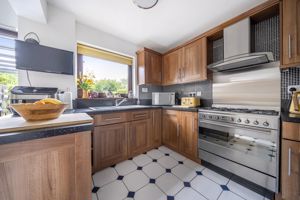 Kitchen Diner angle 1- click for photo gallery